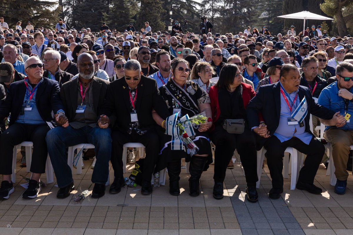 IbsiNow's tweet image. Pastor @DumisaniTemsgen with Native American leaders @ChiefRiverWind and Dr. Layra Riverwind at the Mount Herzl Military Cemetery in Jerusalem where they heard from the families of fallen IDF soldiers after October 7.  They’re part of the over 1000 @FOZ_Museum Ambassadors in…