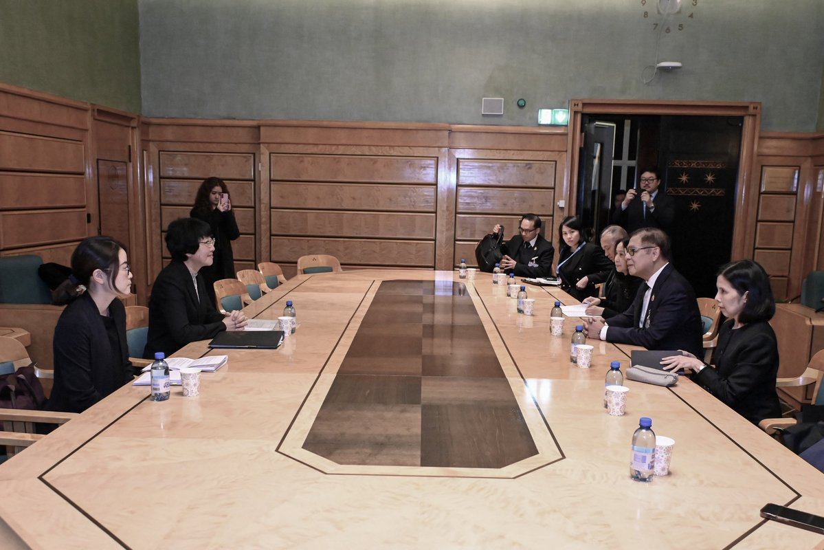 FM <a href="/SihasakPh/">Sihasak Phuangketkeow</a> met with the Amb. and Permanent Rep. of Japan to the Conference on Disarmament, Pres. of the 22nd Meeting of the States Parties to the APMBC. Both sides exchanged views on landmine situation along the TH – Cambodia border and on TH’s exercise of its right under