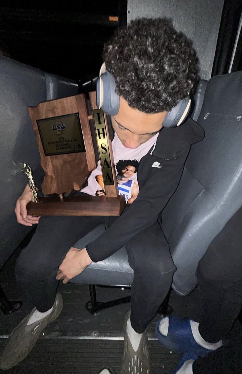 Panthersbarstool (9-11) tweet media