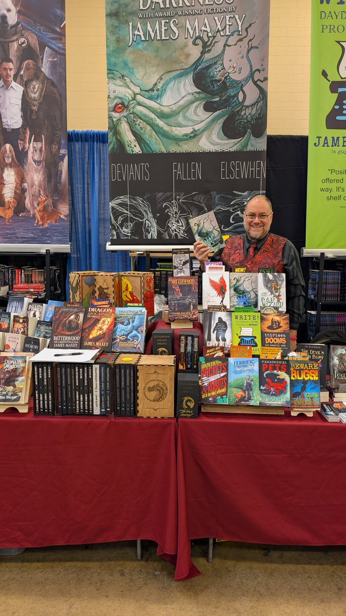 Steel City Con! This is the debut show for the final form of Map of the Drowned City. The new foil cover now reads "Winner of the Asimov's Readers' Award" because... I've won the Asimov's Readers' Award! Best short story published in 2024, "Mere Flesh!"