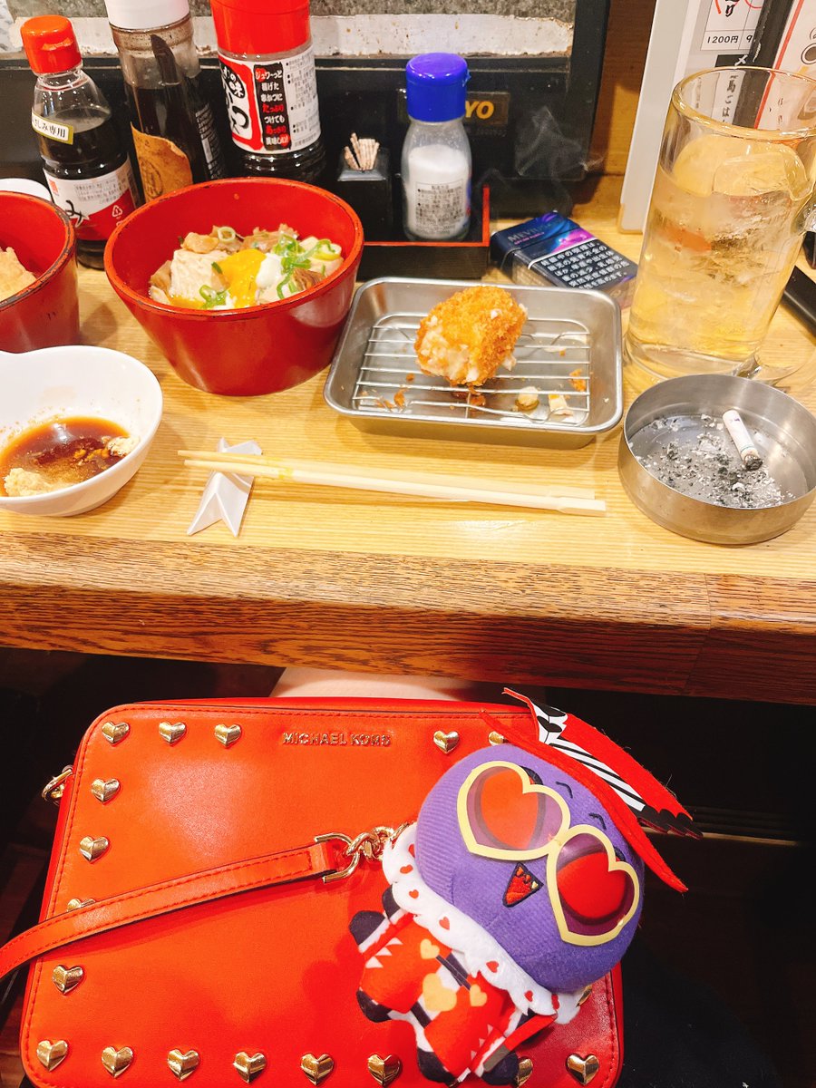 帰りにValと神戸の居酒屋行った