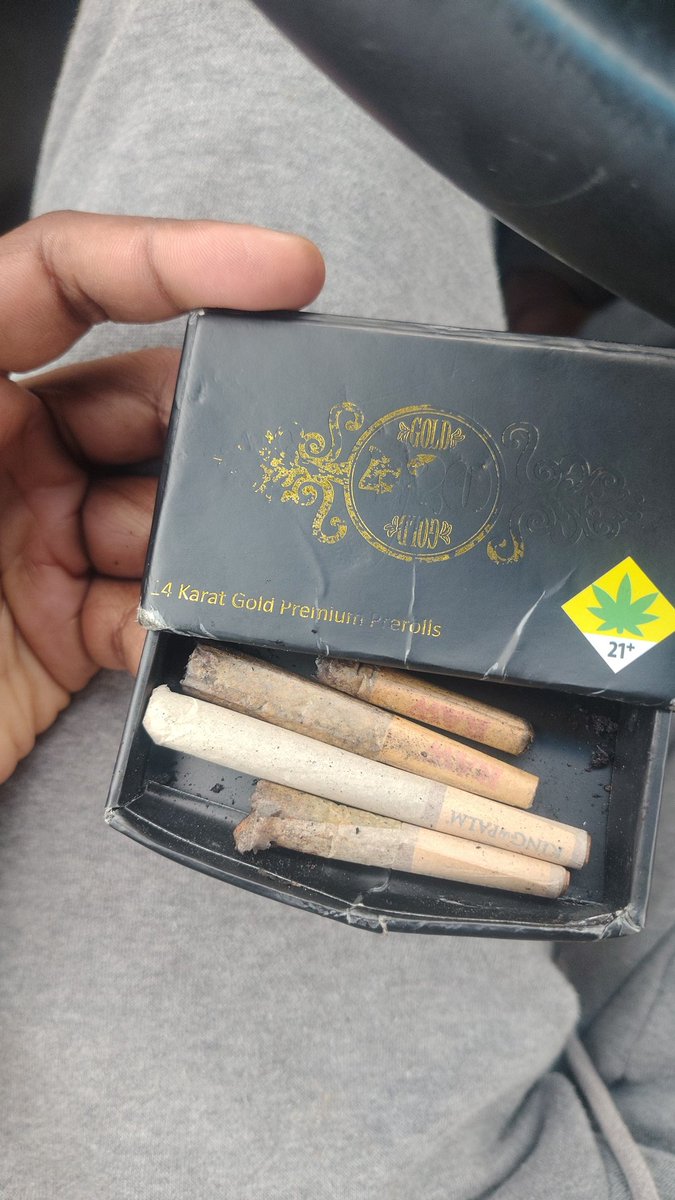 dejay2002's tweet image. went to Oregon, bought pre rolls, smoked them all, now I just use the box like a cigarette box to put my weed in
