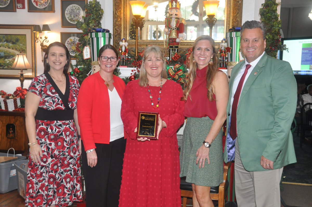 SFSCAlumni's tweet image. Ladies and Gentleman, please help us welcome and congratulate Mrs. Pamela Karlson as our 2025 Panther Alumni Society Hall of Fame honoree. 

For more on this story, see tinyurl.com/2hw627he
#SFSCPanthers #ItsPossibleSFSC #SFSCFoundation #SFSCalumniassociation #SFSCgrad