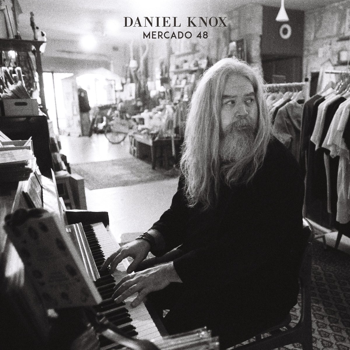 danielknoxmusic's tweet image. New Album - MERCADO 48 is out today!

Listen and purchase here:

danielknox.lnk.to/mercado48