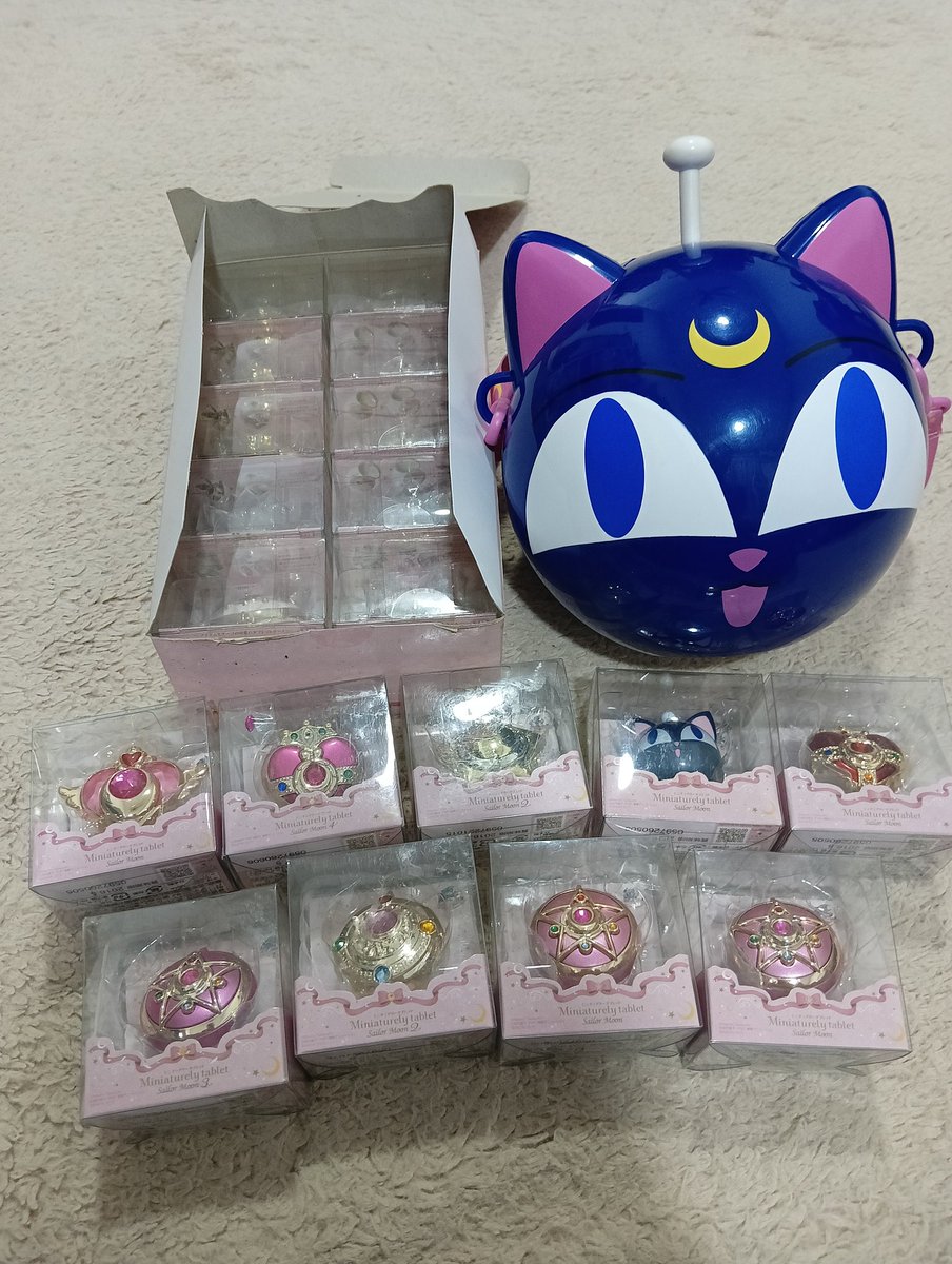 AyaTashax's tweet photo. Will be joining my husband booth at amcorp mall this weekend 🫣 
Selling some of sailormoon stuff I have,hehe https://t.co/RCCJEiceaY