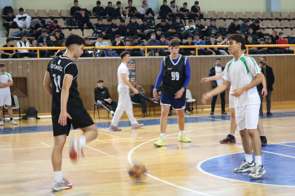 🏆 15 Temmuz İstiklal Şehitleri Spor Turnuvası Başladı

İzmir İl Millî Eğitim Müdürlüğü organizasyonu ile imam hatip okulları arasında düzenlenen 15 Temmuz İstiklal Şehitleri Spor Turnuvası, sekiz branşta büyük bir heyecanla başladı.

Şehit Prof. Dr. İlhan Varank Anadolu İmam
