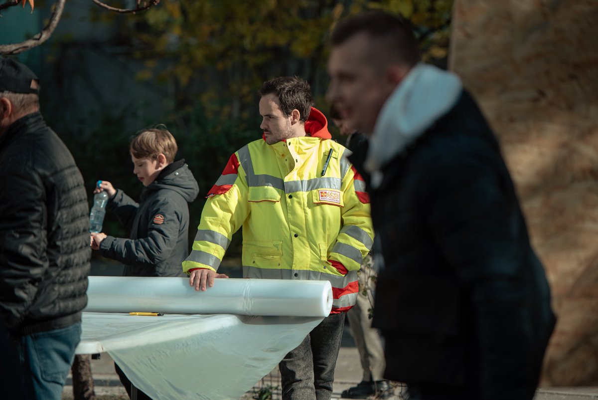 tymur_tkachenko's tweet image. Ви – опора для міста у цей складний час. Ви щоразу поруч коли Київ потребує допомоги. На своїх плечах тримаєте цілі напрямки роботи. 

Часто саме ваша залученість до справи є вирішальною. А організованість фондів та організацій багато чому вчить міські служби. Київ цінуємо вашу…