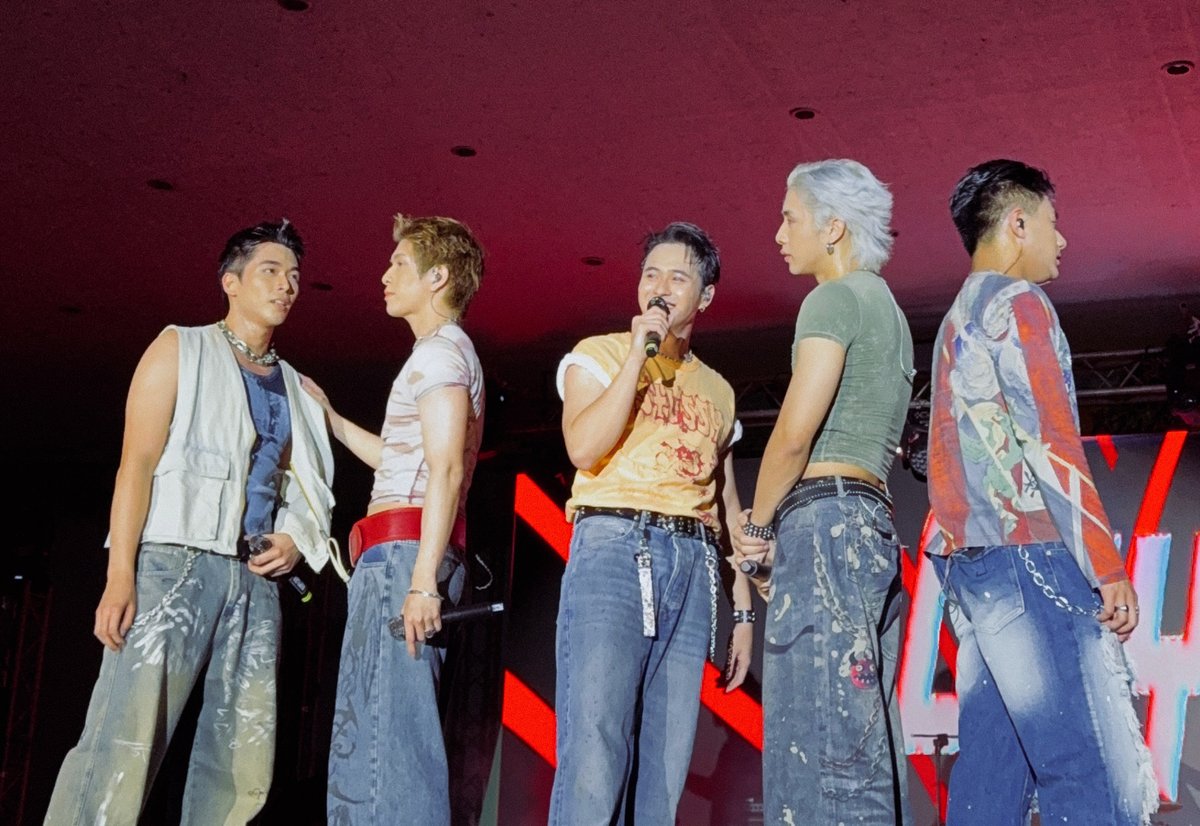 bgyo_ph's tweet image. What a meaningful night,  Kabisera Festival! Isang pamilya tayo ❤️Maraming salamat sa lahat ng sumigaw, sumayaw, at sumama. 🌾✨

KABISERA BGYO PASABOG
#BGYO #ParaSaTuluyangPagUnladNgPalayanNowNa