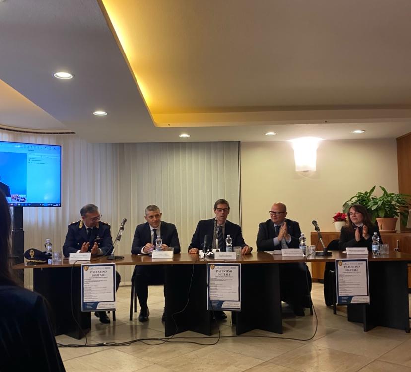 consregsardegna's tweet image. #Corecom, convegno sul “Patentino digitale”. Cabasino: “Un’iniziativa di media education per consentire ai ragazzi di abitare la rete in modo sicuro, libero e responsabile” . #sardegna bit.ly/3MmcN0A