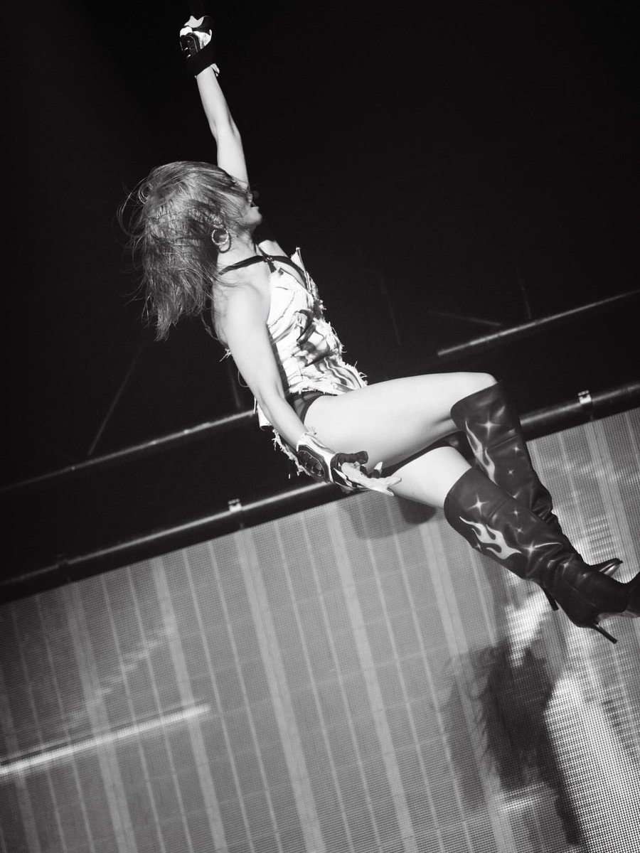 11130502's tweet photo. 倖田來未さん25周年おめでとうございます🩷
倖田來未に支えられて生きてきた人生。これからも私は倖田來未を応援し続けます。
ずっとずっと大好きです。
#倖田來未
#KODAKUMI
#こうだくみ
#kodakumi_25th
#QUEENOFLIVE
#25thAnniversarytour_DECODE
#De_CODE
#倖田組
#くみ活 https://t.co/eOBYbBZvwv