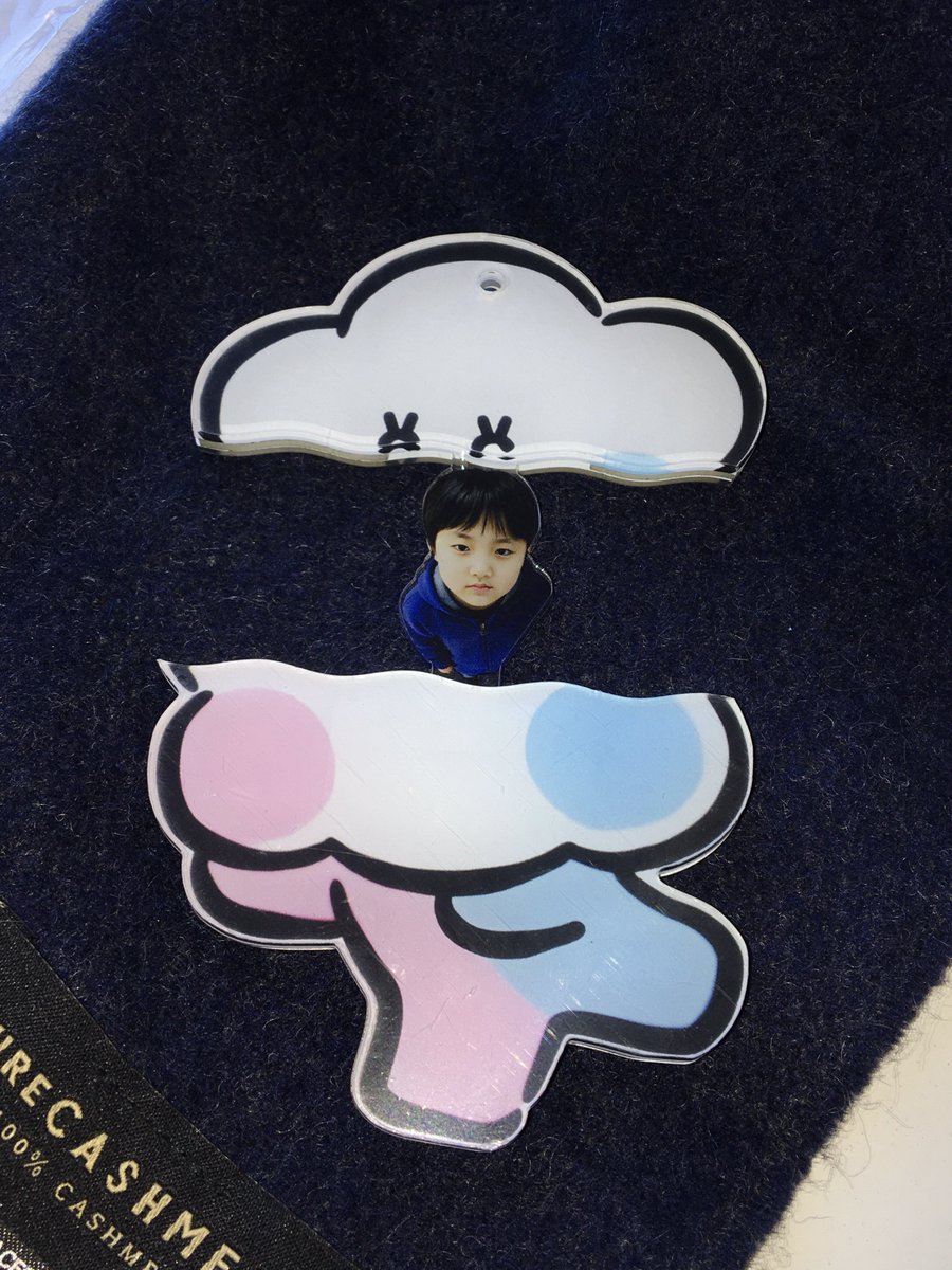 솜이 키링 정말 갖고싶어서 젤 먼저 도착햇어요😁
완전 귀여운 공간이라 기분 좋았어요🩷💚🩷💚
#트레저도영이가되어줘서고마워 
#삐로통통생일축하해