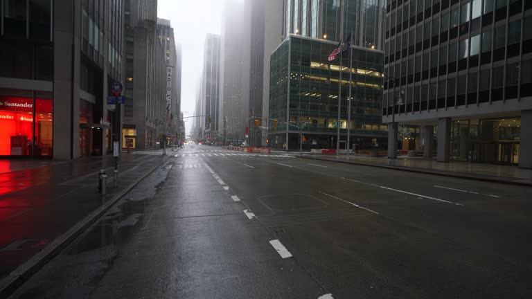 Yıl: 2030
İçeri atılacak insan kalmadı.
...
"6 Aralık Cumartesi"