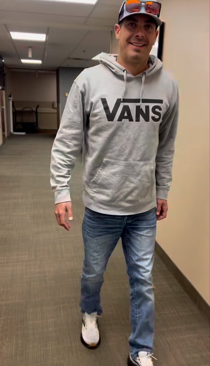 Jonathan_Fjeld's tweet photo. Some great Stewart Friesen news: His team posted on Instagram that he is walking on his own for the first time since his July 28 modified crash that sidelined him for the rest of the NASCAR Truck season. https://t.co/tmfRtjGvgx