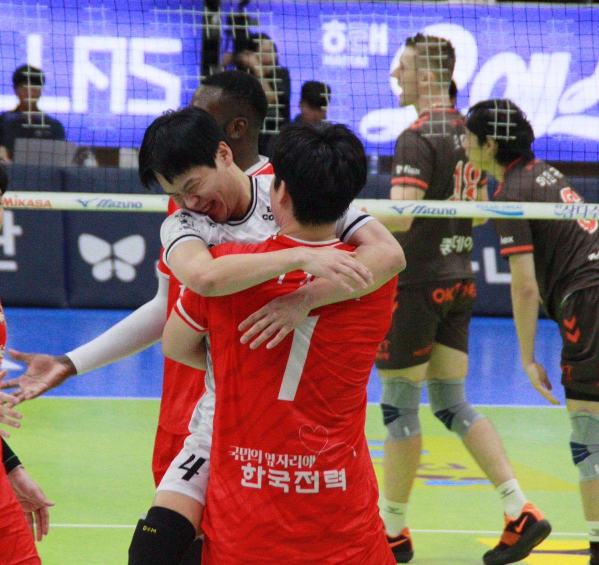 pikachuweareone's tweet photo. 이분 에너자이저세요...? 왜 안지쳐...?
#정민수 https://t.co/pn1OIGZqJh