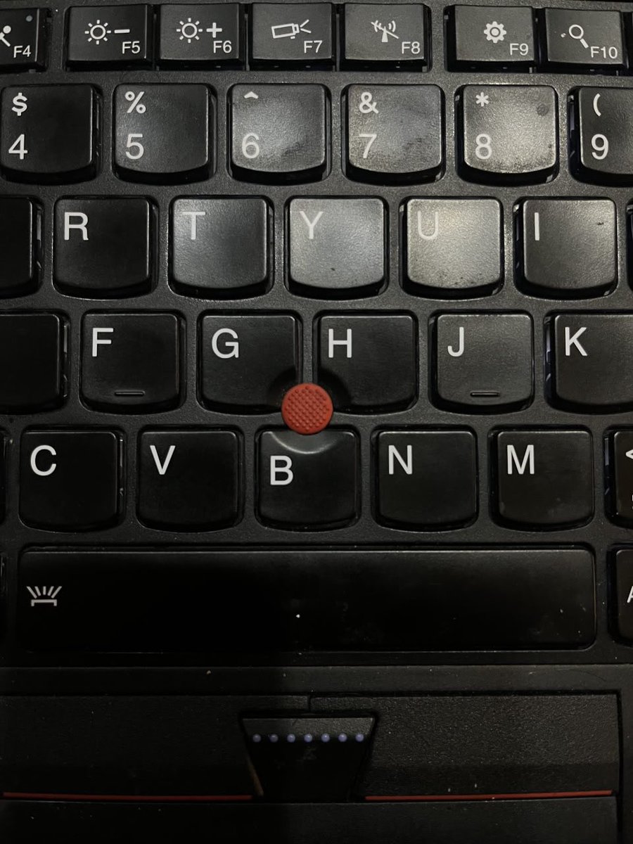 یکی از کنترلر هایی که دوست دارم، trackpoint thinkpad هست
تاریخچه جالبی هم داره:

en.wikipedia.org/wiki/Pointing_…