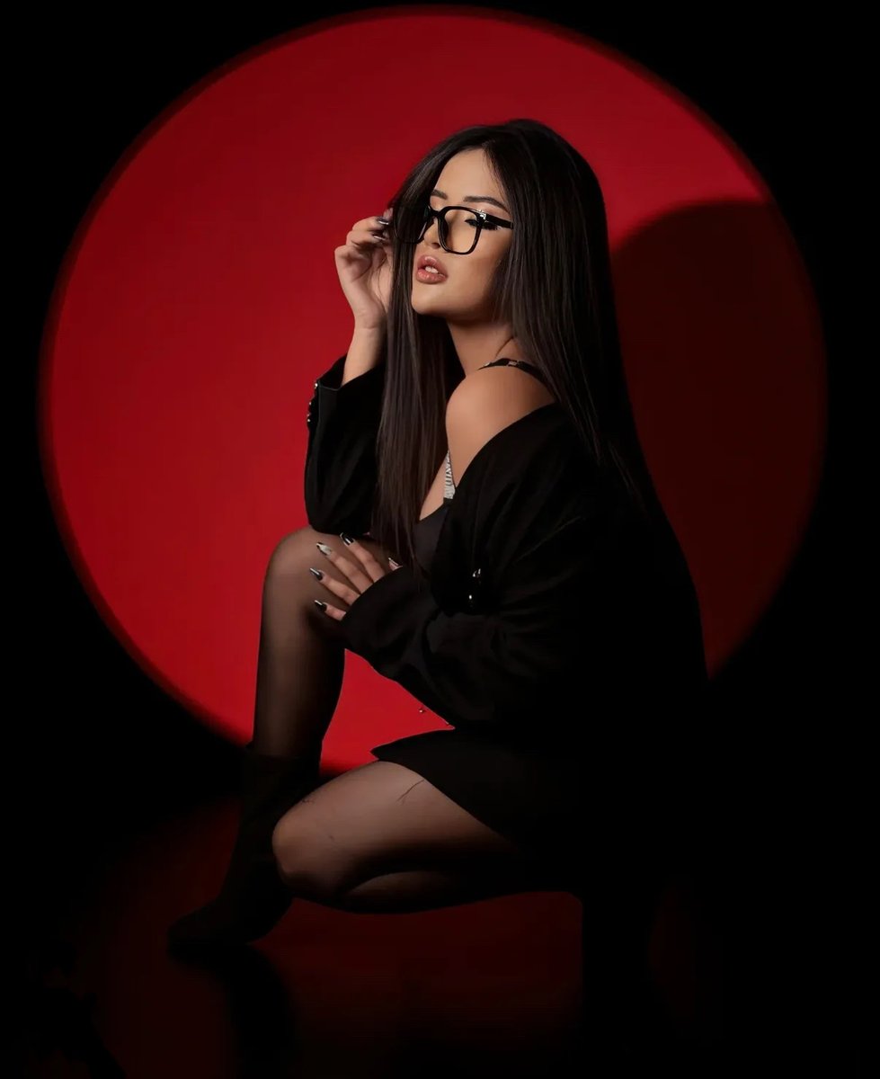 AluaModels's tweet image. A model with talent, elegance, and a genuinely lovely personality. Ripuy’s beauty goes far beyond her pictures. Come learn more about her and say hi on Alua today. 🤍

💌 Alua : alua.com/ripuyy

#Alua #AluaModel