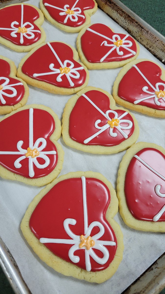 GivingTreeHSSD's tweet image. We LOVE the cookies Bay Port Culinary students made for our Holiday Store volunteers!  Thank you, thank you!  Not only are they beautiful but DELICIOUS!
@HSSD