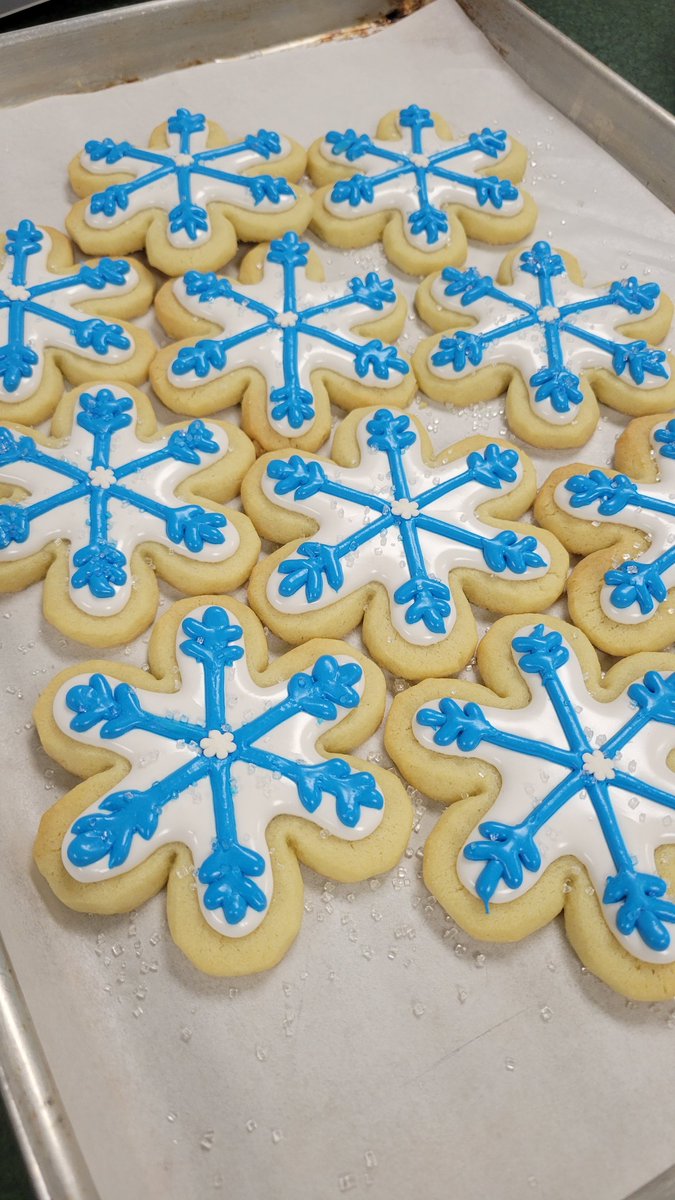 GivingTreeHSSD's tweet image. We LOVE the cookies Bay Port Culinary students made for our Holiday Store volunteers!  Thank you, thank you!  Not only are they beautiful but DELICIOUS!
@HSSD