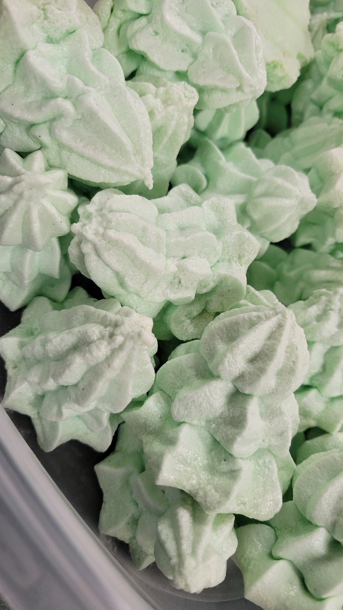 GivingTreeHSSD's tweet image. We LOVE the cookies Bay Port Culinary students made for our Holiday Store volunteers!  Thank you, thank you!  Not only are they beautiful but DELICIOUS!
@HSSD