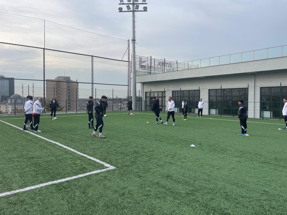 Esenler Futbol Gelişim Merkezi, Türkiye Futbol Federasyonu iş birliğiyle düzenlenen UEFA C Antrenörlük Kursu’na ev sahipliği yapıyor. ⚽️😎