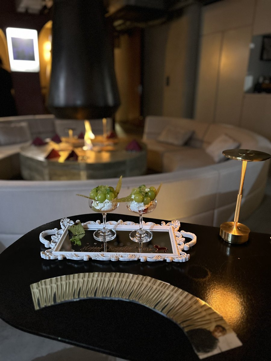 𝓡𖤐 tweet media