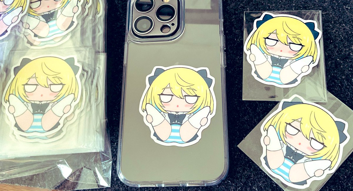 当日は売り子としても頑張ります!!
新刊の他にステッカーも可愛く作れたので是非!!!!!スマホに挟めるサイズですよ!!!!! 