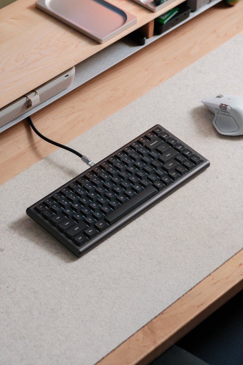 alexotos tweet media