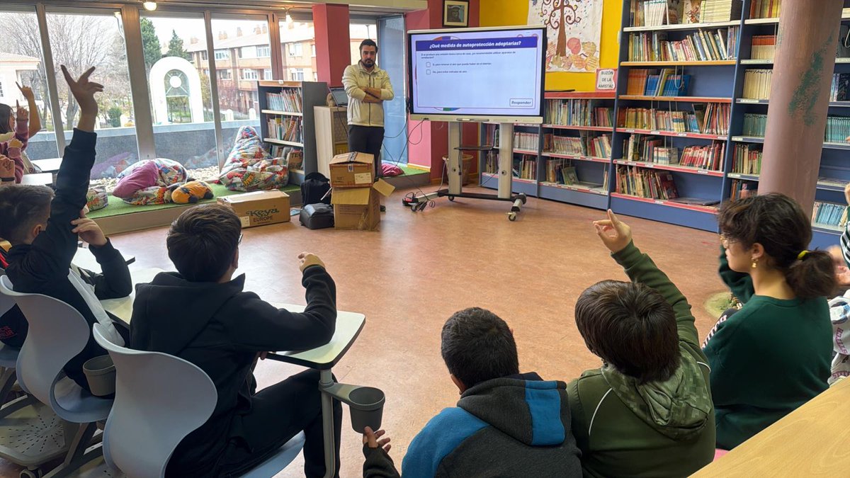 Finalizamos la semana de la mejor forma posible.
Aquí algunas fotos de los compañeros y compañeras de #ProtecCyL/CIM-BSE a su paso por #mojados .🧡
#CIMBSE #ProtecCyL #Seguridad #EntornoRural
@ProtecCyL_CIMBSE
