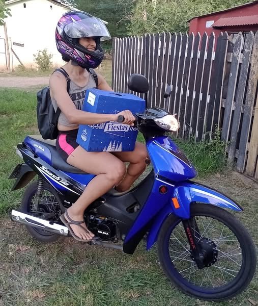 fabipa90's tweet image. Dios sueño que algún día me den una caja navideña para poder ser ELLA