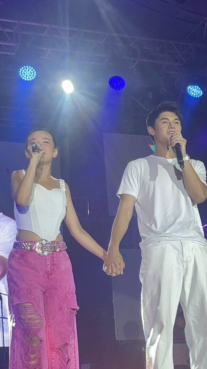 dbxokge's tweet photo. in fairness bagay sila magkahulma #nobashing https://t.co/4nSCmfc2JL