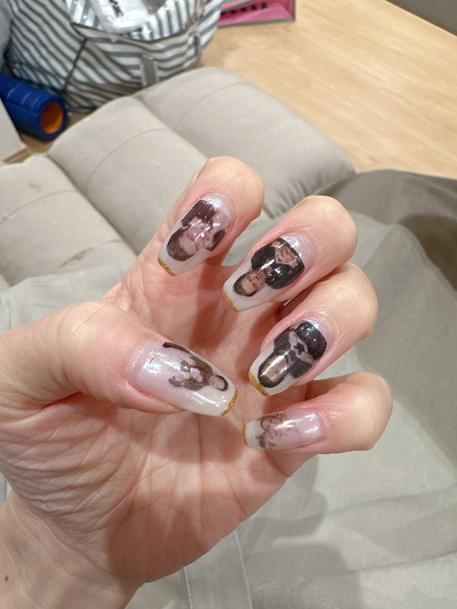 b_chan415's tweet photo. 今年もネイルをコミコン仕様に💅
これで明日行ってきます🌟
セバスは2年連続会えるなんて幸せ💞

#sebastianstan
#JohnnyDepp 
#セバスチャンスタン 
#ジョニーデップ 
#東京コミコン https://t.co/GaIVxlYt5M