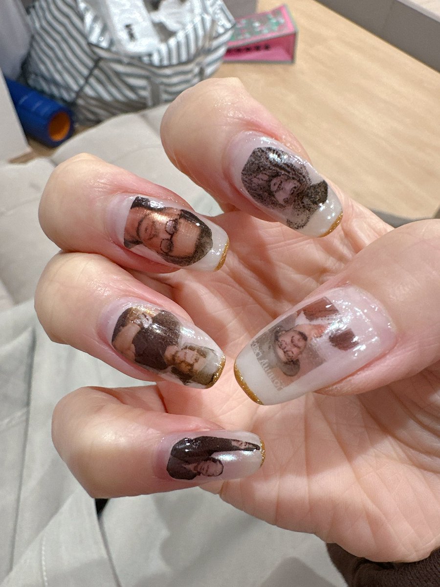 b_chan415's tweet photo. 今年もネイルをコミコン仕様に💅
これで明日行ってきます🌟
セバスは2年連続会えるなんて幸せ💞

#sebastianstan
#JohnnyDepp 
#セバスチャンスタン 
#ジョニーデップ 
#東京コミコン https://t.co/GaIVxlYt5M