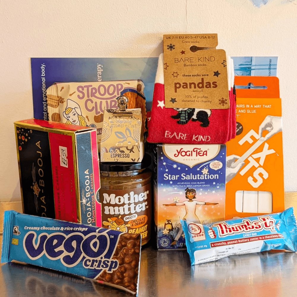 CompassionDerby's tweet image. ✨Looking for Secret Santa ideas or stocking fillers under £10? Dash Vegan will be joining us at 𝗖𝗼𝗺𝗽𝗮𝘀𝘀𝗶𝗼𝗻𝗮𝘁𝗲 𝗗𝗲𝗿𝗯𝘆, bringing lots of affordable vegan treats and ethical gifts just like these! 🍫🎁💚 Perfect for last-minute gifting — or for treating yourself!