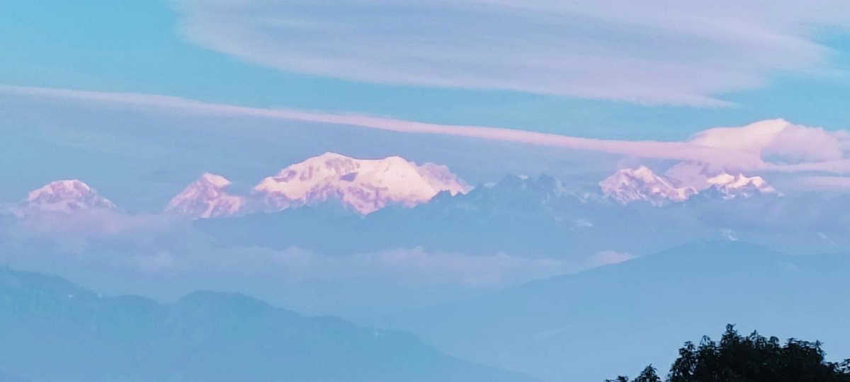 ChakraDimple's tweet image. D's Mayaavea Homestay 
Perfect destination for Kanchanjunga View and scenic beauty of Kalimpong 
youtube.com/shorts/-SBsuiC…