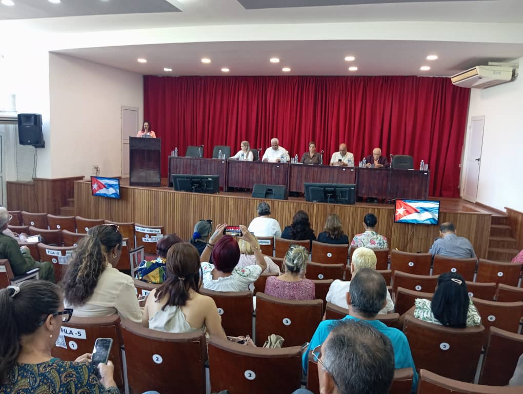 Minjus_Cuba's tweet photo. 🤝🇨🇺 | Con el propósito de fomentar un espacio de intercambio y actualización profesional, dio inicio este viernes en la capital, el Segundo Taller Nacional del Sistema de los Registros Públicos de Cuba.
#MinjusConTodos
#MinjusEnControlPopular 🇨🇺 https://t.co/w3nRQYlvM7