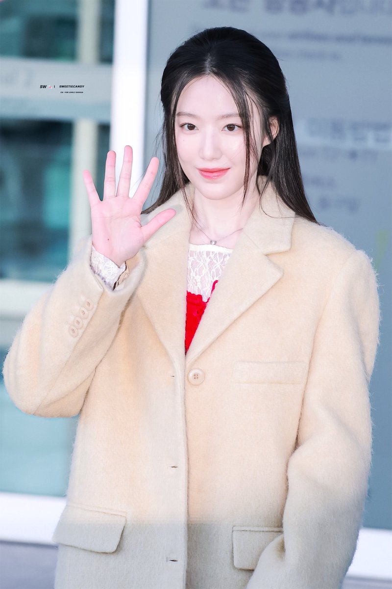 251205

連髮絲都在發光✨

#叶舒华 #舒華 #슈화
#아이들 #IDLE #SHUHUA