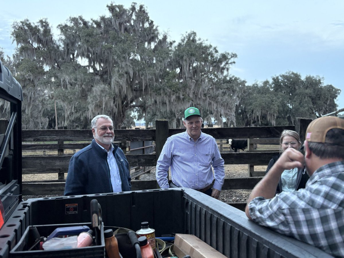 Good to be in Eviston this week with the Florida Cattlemen to see first hand the good work being done with Farmers Feeding Florida, proving every single day that when agriculture steps up, families don’t go hungry. This is real food, real impact, and real families served. We’re
