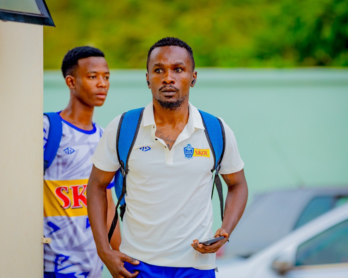 rayon_sports's tweet photo. #RPL || #RAYMUS
Our boys have touched down at Kigali Pele Stadium. Let’s get to work!
#Gikundiro https://t.co/k9FARoabSZ