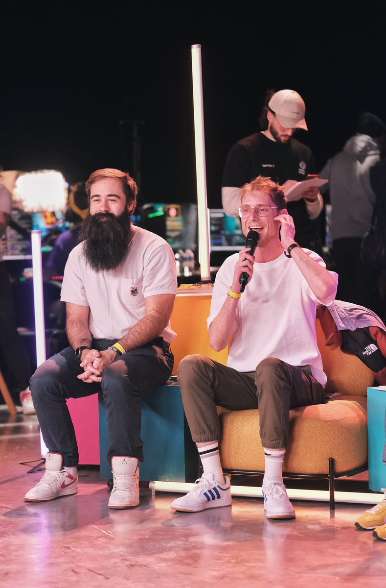 Comme chaque année en décembre c’est le retour du <a href="/Telethon_France/">AFM-Téléthon</a> !
5ème année que j’ai l’honneur de présenter sa version internet pour récolter le + possible pour la recherche sur les maladies très très rares ! 
Rdv à environ 18h sur la chaine Twitch Slash_ftv &amp; Telethon_France