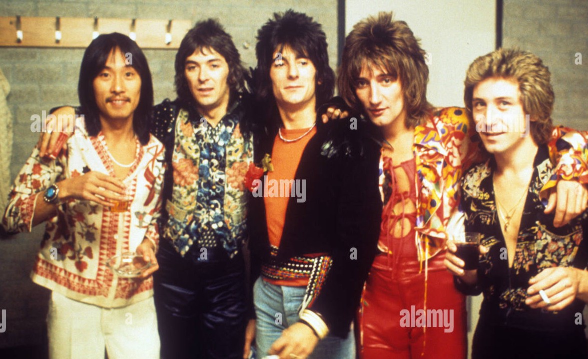 Tetsu Yamauchi (山内 テツ, Yamauchi Tetsu; 21 October 1946 – December 2025) was a Japanese musician.

私がロニー・ウッドのインタビューをしたとき、ロニーが山内氏の思い出をこう語っていました。