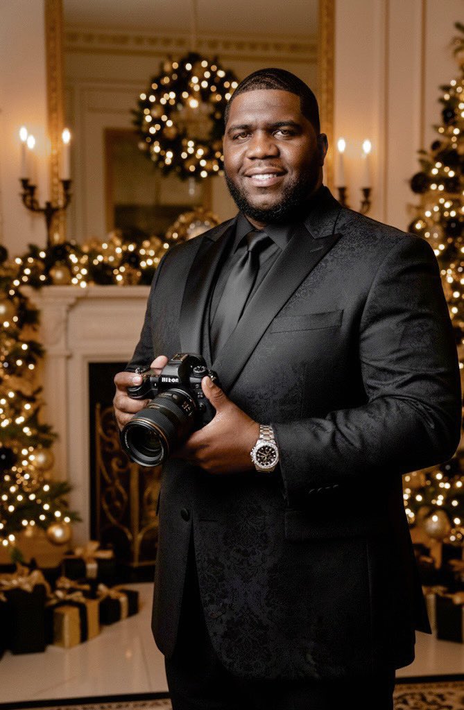 DaLMasterMind's tweet photo. Empowered by faith and a relentless pursuit of excellence, I've spent 25 years delivering outstanding  work with all Entertainment but today my graphic design work has resonated with diverse audiences on major platforms today. https://t.co/Sqo5JrsfRX