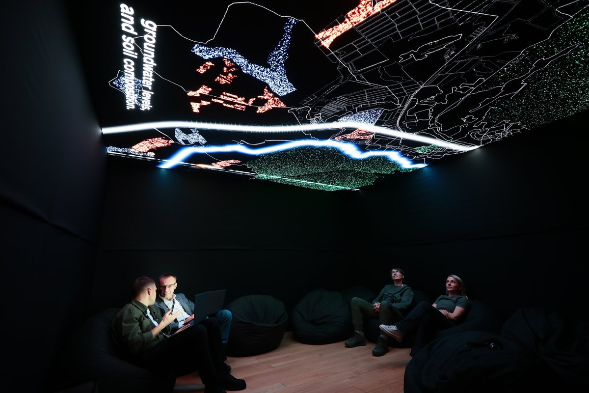 UNDPUkraine's tweet image. Mine action is key to unblocking Ukraine's economic and social potential! 

At #DemineUkraine Forum, @UNDP stressed the need for support for a nationally owned system, strengthening governance, and innovative digital tools. Sustained investment will reinforce #MadeInUkraine