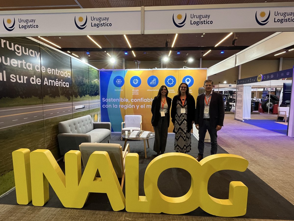 INALOG estuvo en #ExpoCarga2025 con su stand acercando las fortalezas de #UruguayLogístico y dialogando con actores del sector para seguir posicionando a Uruguay como un hub regional confiable. 🇺🇾🚛