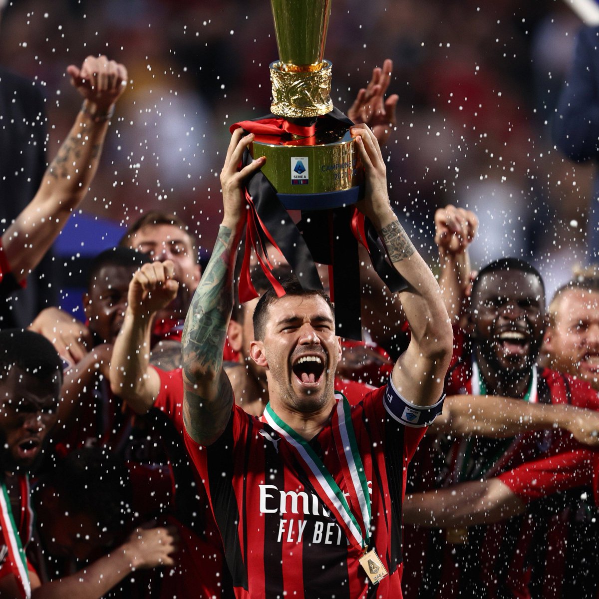 The past 3 seasons, the team that was eliminated in the round of 16 of the Coppa Italia went on to win the Scudetto 👀

2022/2023: Napoli-Cremonese
2023/2024: Inter-Bologna
2024/2025: Lazio-Napoli

2025/2026: Lazio-Milan... ⁉️

💡via <a href="/MatteoDG93/">Matteo Di Gangi</a>