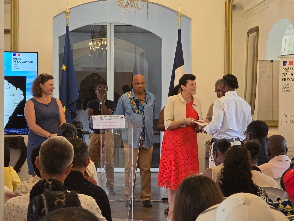 Image de Préfet de la région Guyane - #Citoyenneté | 🇫🇷 Aujourd’hui, 51 personnes, femmes et hommes, originaires de 11 pays différents �