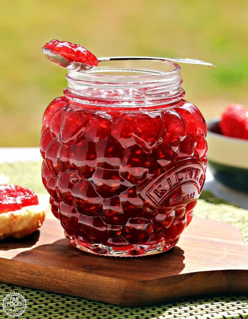 FabFood4All's tweet photo. Whip up a batch of homemade raspberry jam in no time! My Quick & Easy Raspberry Jam Recipe requires no pectin and is bursting with flavour. Perfect for spreading on toast or adding to desserts! Check it out now! #RaspberryJam #JamMaking #Raspberries https://t.co/yQfI7exymq