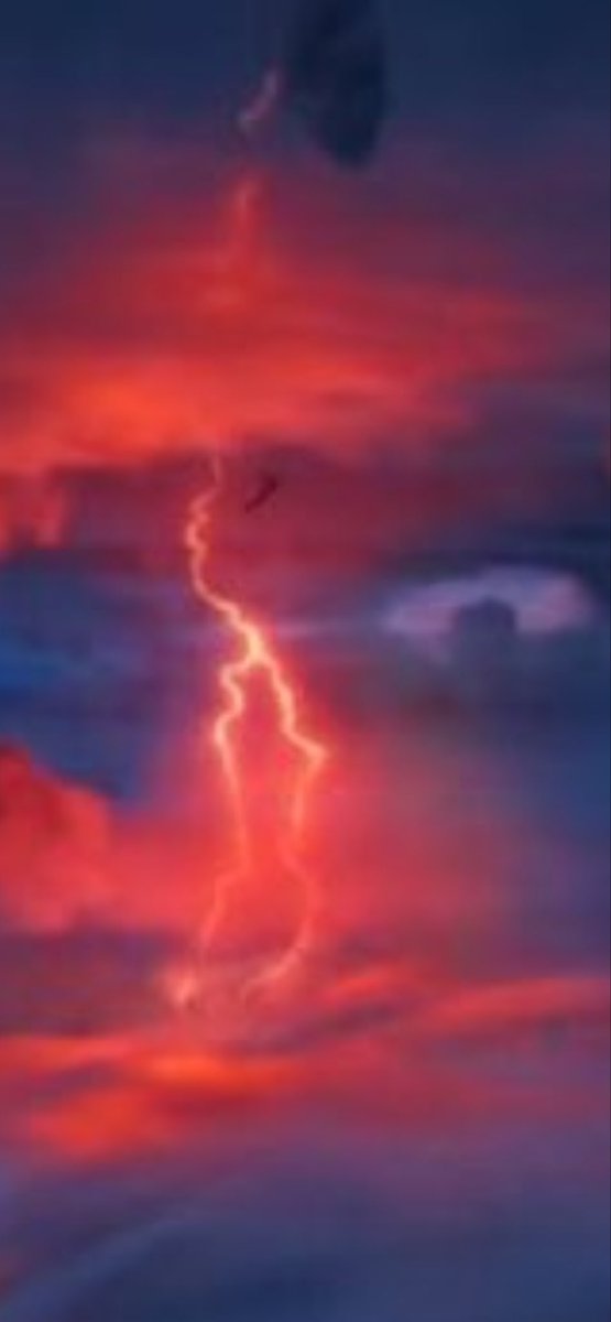 TarWifty's tweet photo. @janesorcerer @maxsboness Ah okay I see what you see, when I zoomed on the pic I got this https://t.co/oey56L7H9i