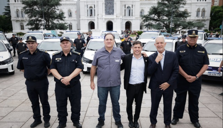 Kicillof entregó 40 patrulleros para fortalecer la seguridad en La Plata
infobonaerenses.com.ar/nota/42055/kic…