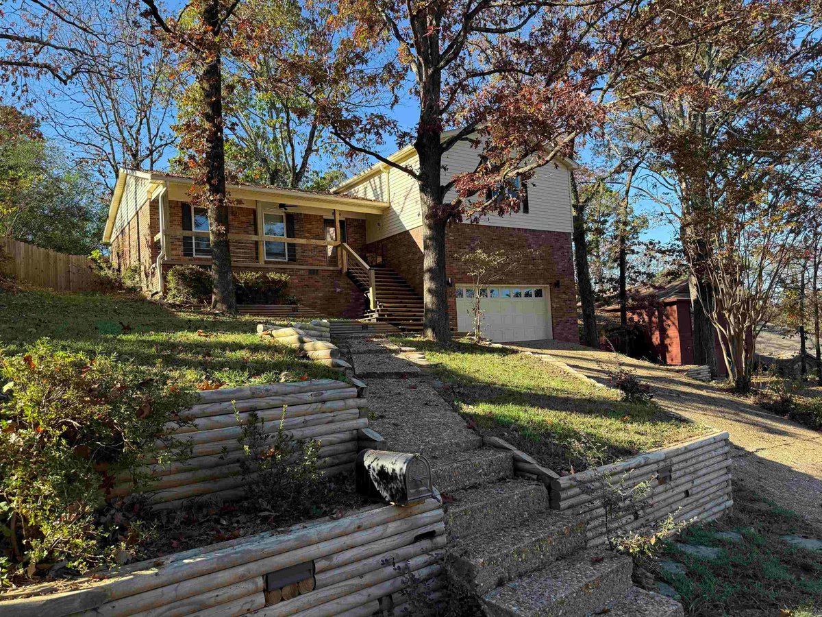 jeanrhurst's tweet photo. 8714 Boulder Lane, Little Rock, AR, 72227
4 bed | 3 bath 2166 Sq. Ft.
Active | 290000
https://t.co/hhjn3NOqu2
Welcome to this inviting split-level home on Boulder Lane offering 4 bedrooms, 2.5 baths, and 2,166 sq ft of comfortable living space. All bedrooms are located... https://t.co/bF5QGCP0j2