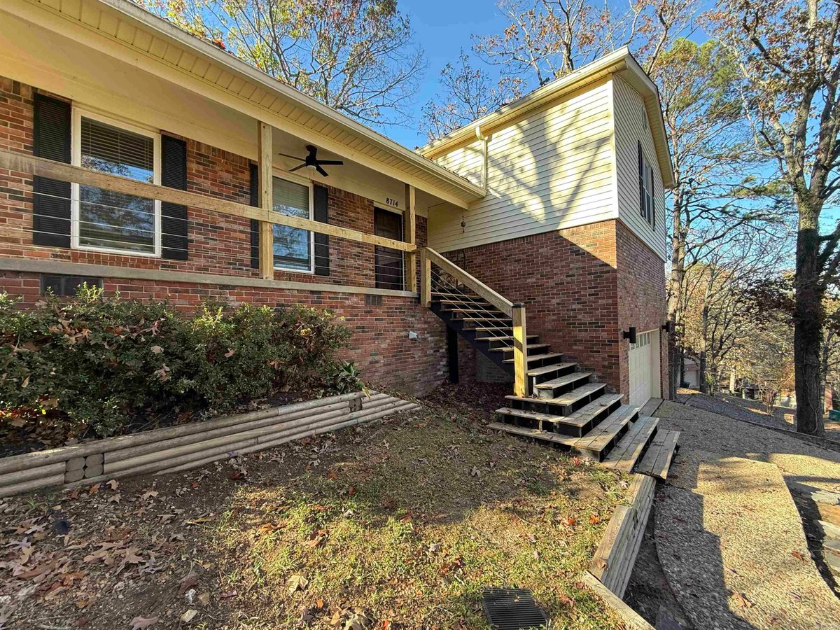 jeanrhurst's tweet photo. 8714 Boulder Lane, Little Rock, AR, 72227
4 bed | 3 bath 2166 Sq. Ft.
Active | 290000
https://t.co/hhjn3NOqu2
Welcome to this inviting split-level home on Boulder Lane offering 4 bedrooms, 2.5 baths, and 2,166 sq ft of comfortable living space. All bedrooms are located... https://t.co/bF5QGCP0j2
